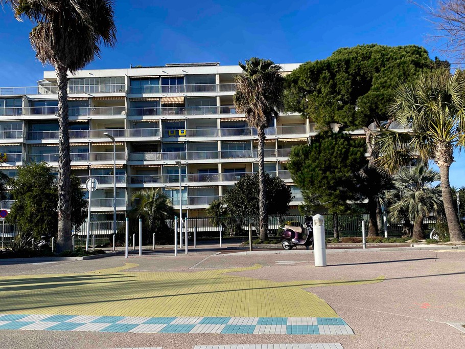 L'immeuble vu de la plage