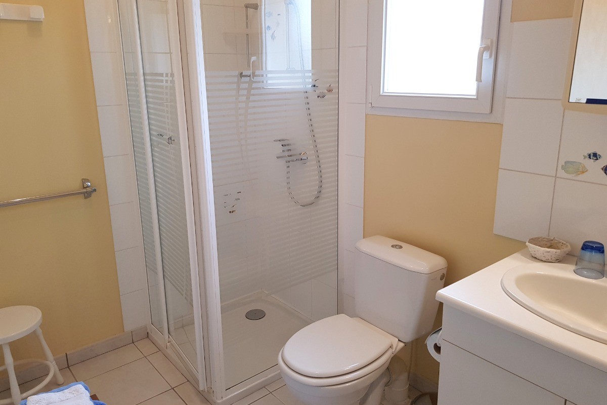 Salle d'eau attenante et privative