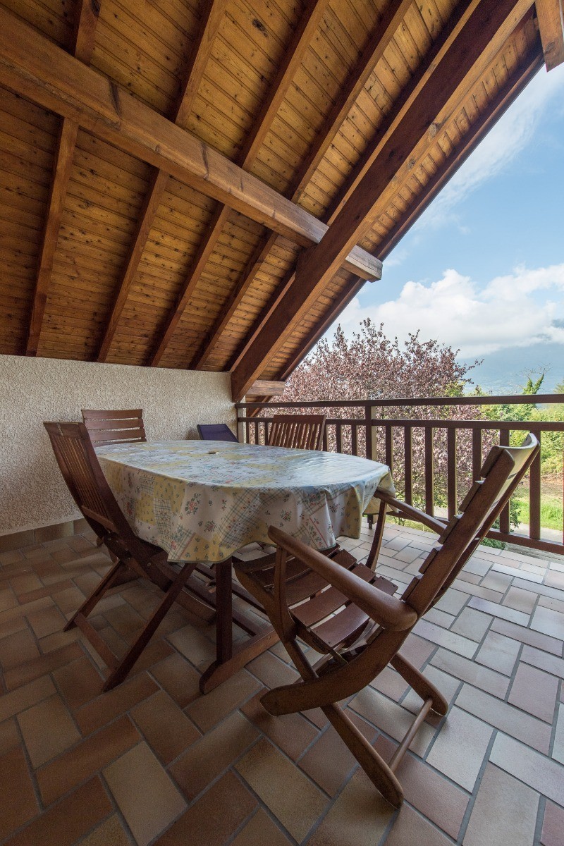 Terrasse Abritée Gîte Au Nid Volé - Location de vacances- Lac du Bourget