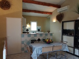 Séjour et cuisine à l'américaine