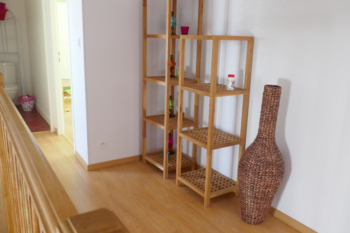 Le pallier distribuant vers les 3 chambre et la salle de bain