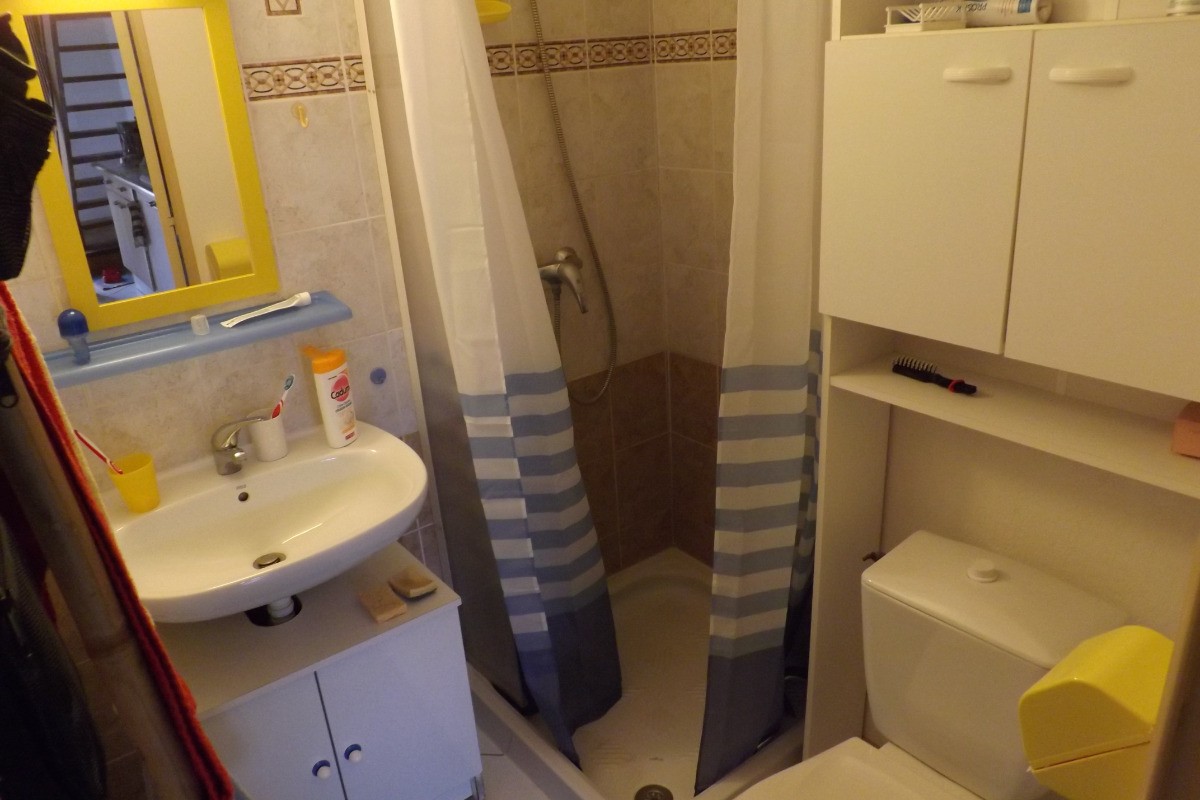 Salle d'eau avec WC