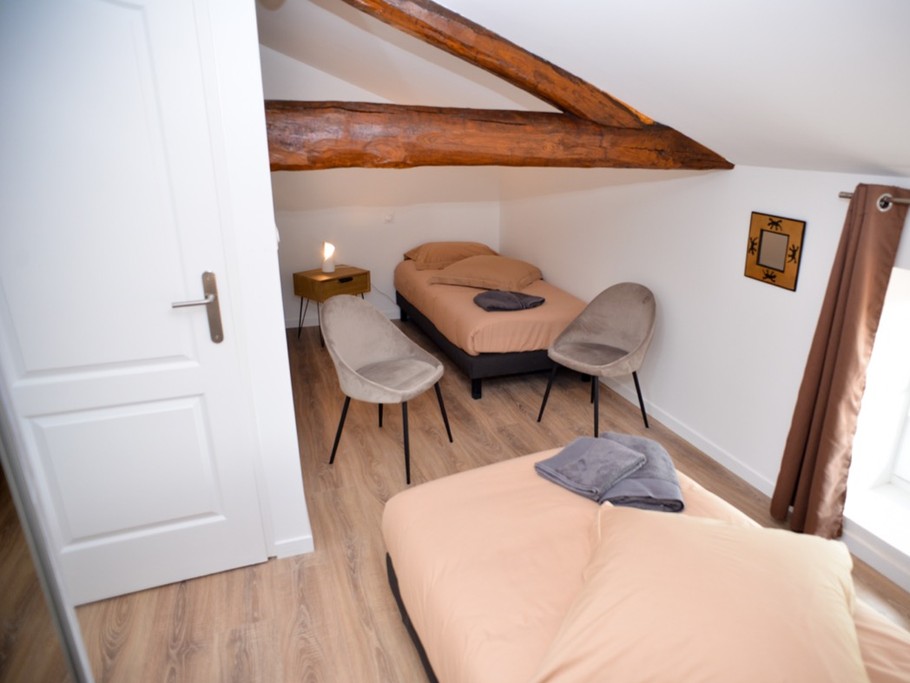 chambre sous toit beaujolais