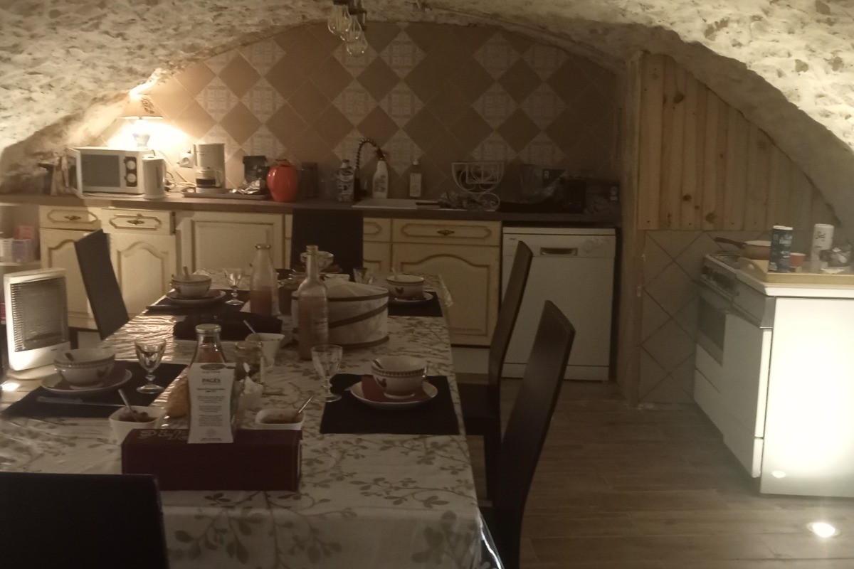 L'écurie ! salle des petits dejeuners et diners de table d hots l'écurie
