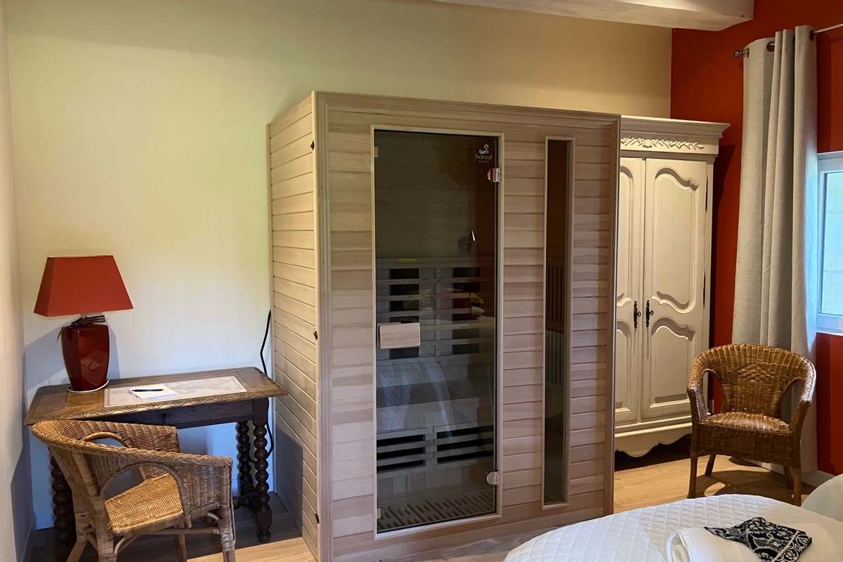 Chambre Les Pivoines vue du sauna