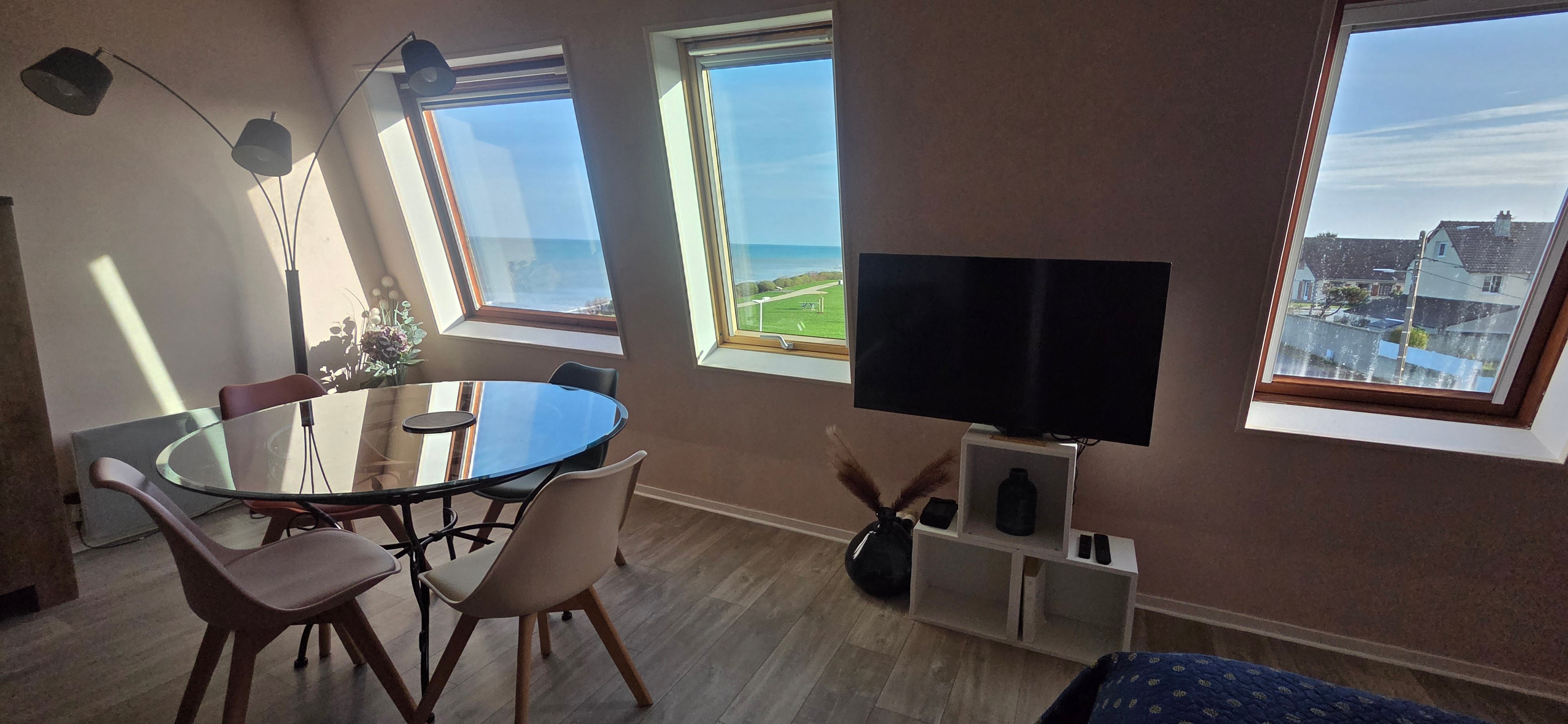 Flat in Bernières sur Mer facing the sea