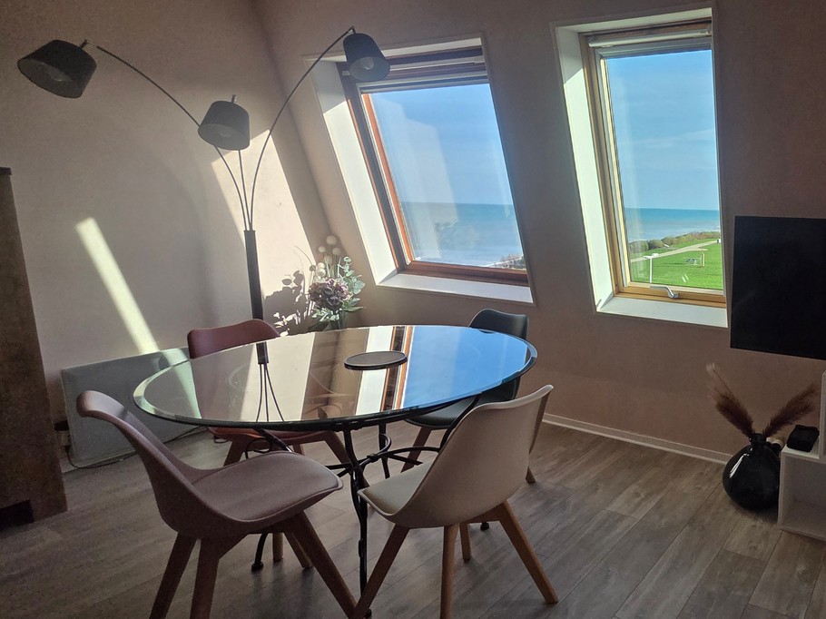 Flat in Bernières sur Mer facing the sea