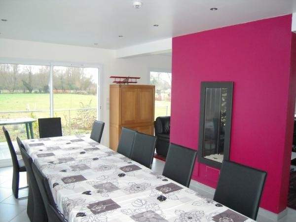 Salle à manger avec cheminée