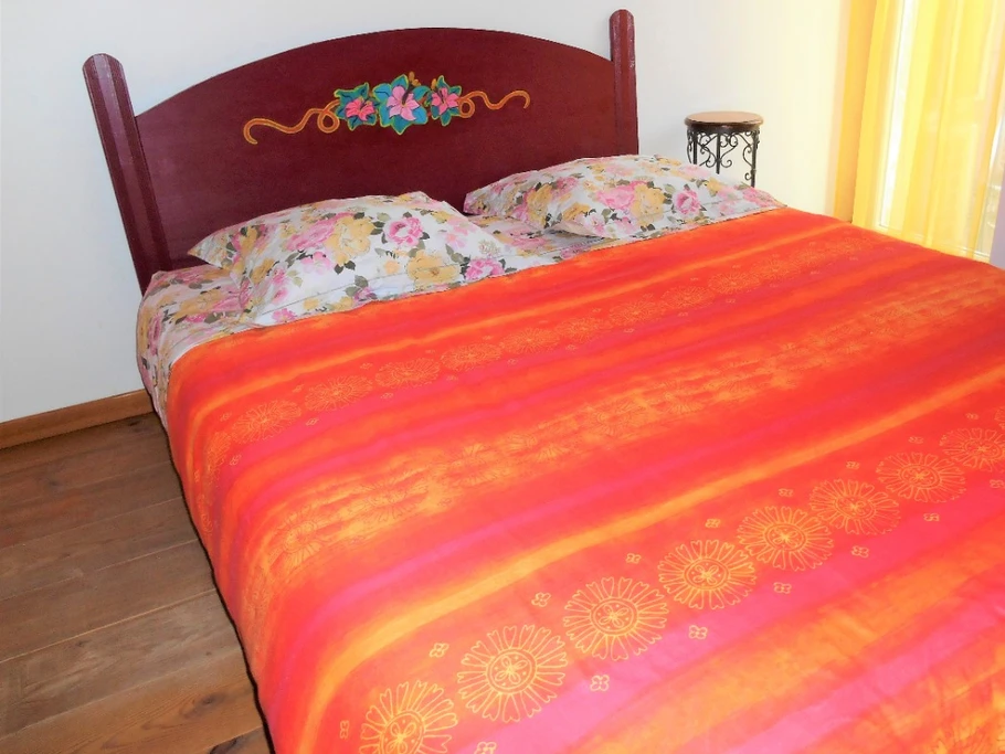 La chambre lit queen size 160 X 200