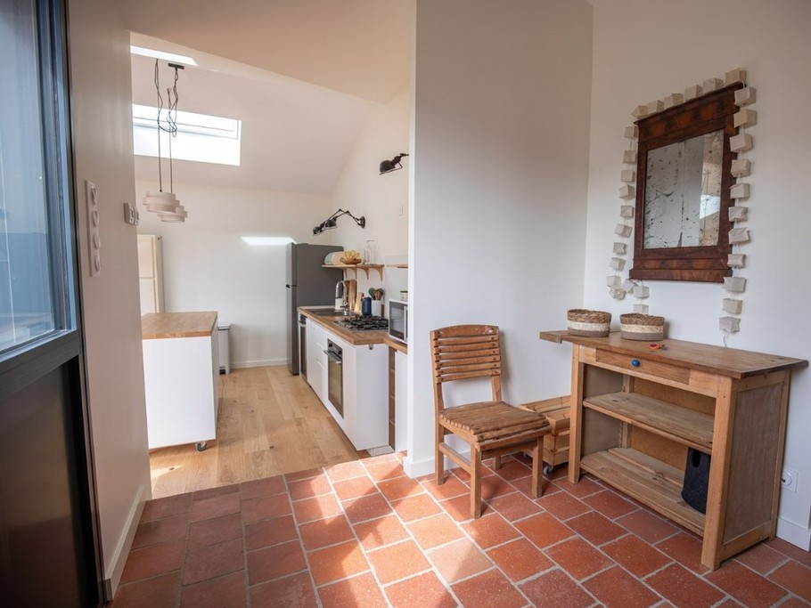 Entrée - Vue sur la cuisine