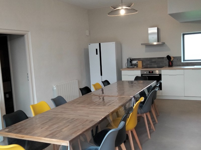 Gîte de Briante - Séjour-Cuisine au RDC ouvert sur la cour