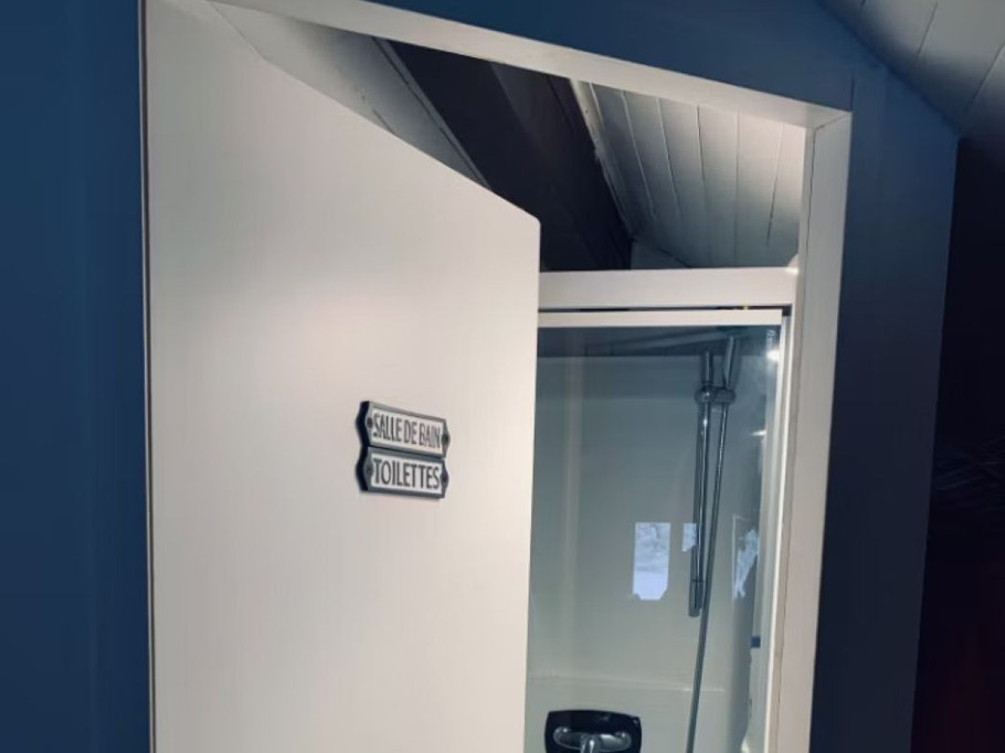 Salle d'eau / WC - Gîte Le Petit Canada à Rupt-sur-Moselle