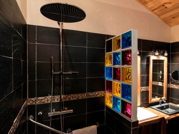 Douche à l'italienne effet ciel de pluie
