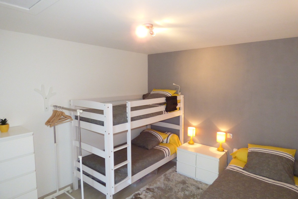 chambre 2: avec lit superposé et 1 lit simple