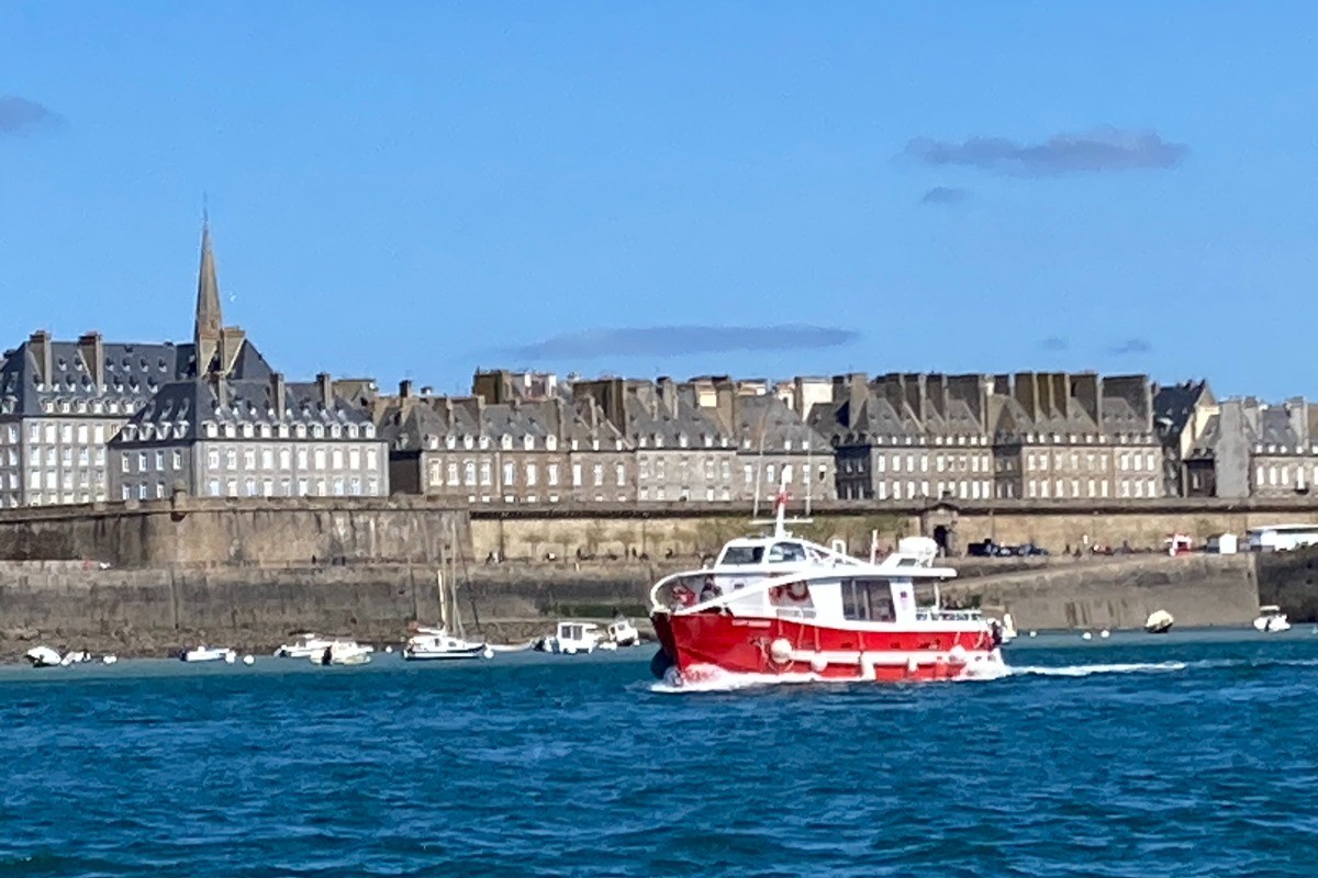 St Malo vu de la mer.
