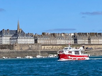St Malo vu de la mer.