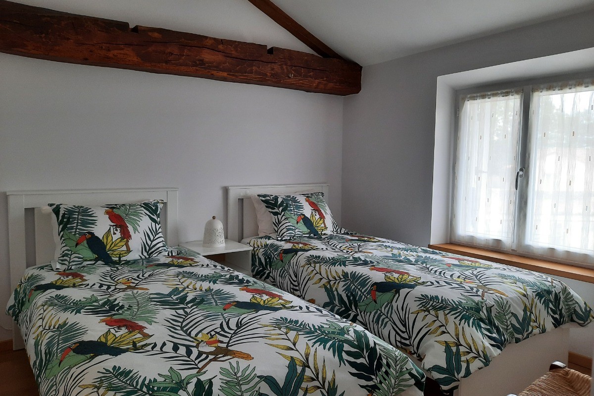 2ème chambre à votre disposition - 2 lits 90cm pouvant être rapprochés