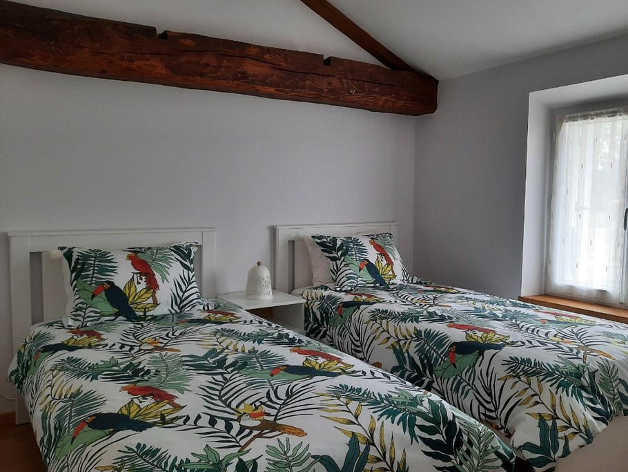 2ème chambre à votre disposition - 2 lits 90cm pouvant être rapprochés