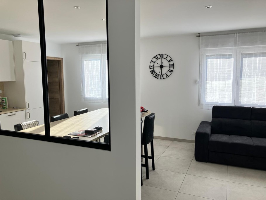 Cuisine ouverte sur salon/ séjour -Gîte du Thoné