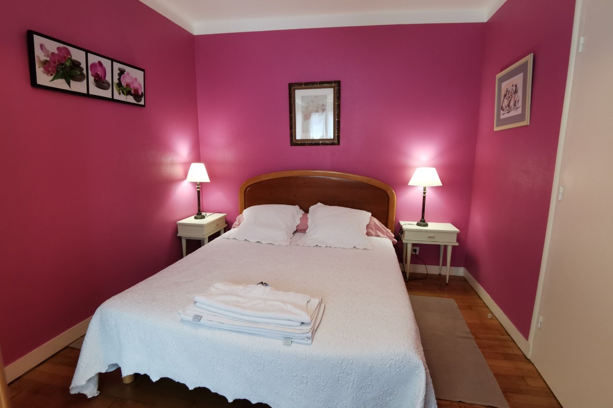Chambre avec un lit 160
