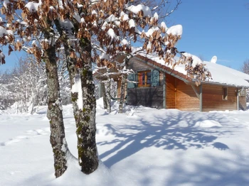 Chalet-Lodges-herisson- extérieur-neige