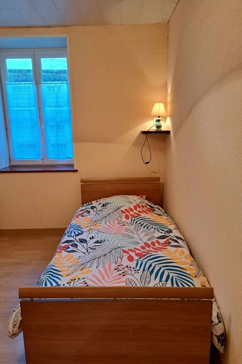 Chambre 1 rez-de-chaussée : 2 lits 90x190