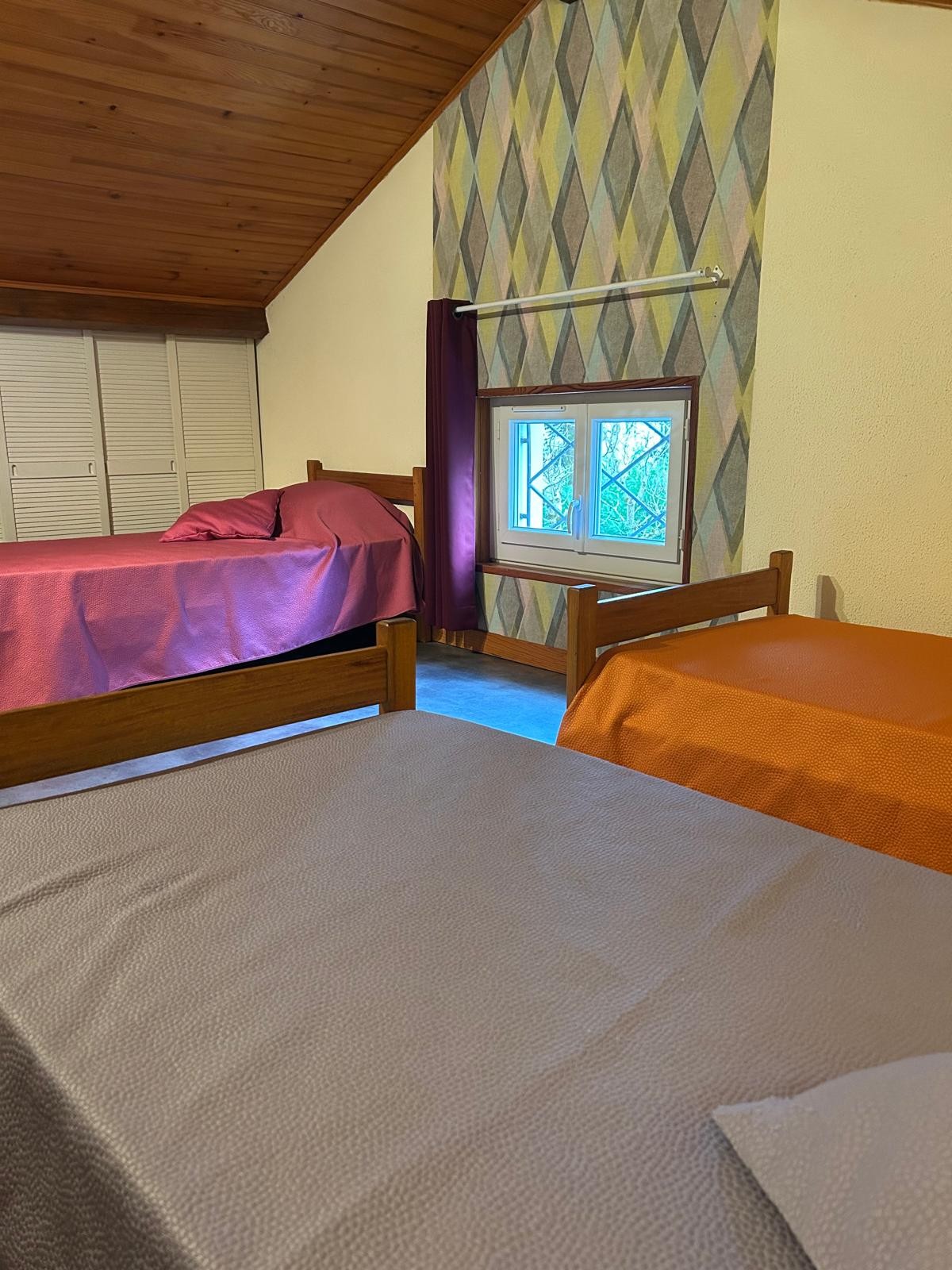 chambre 3 lits 90