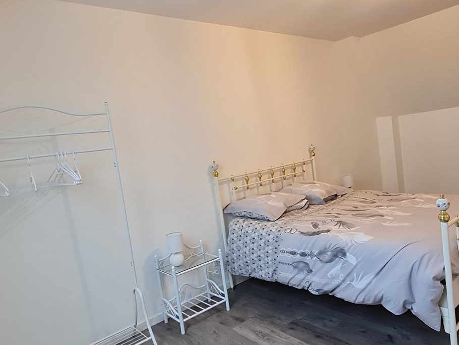 Chambre au 1er étage : lit 140x190