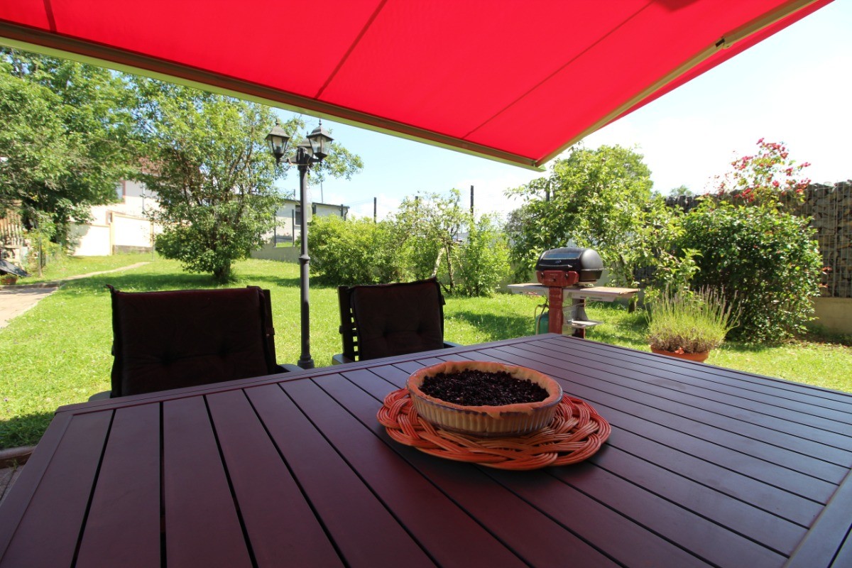 Terrasse - Appartement Chez Reine - Location de vacances - Étival-Clairefontaine