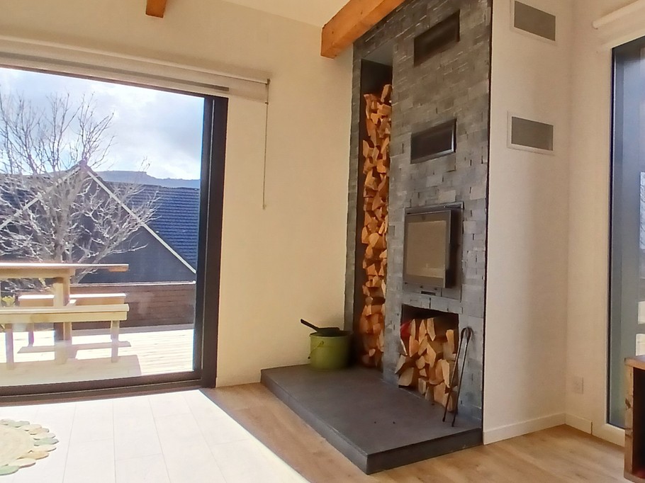 Chalet La Renardière, Moneaux, Chambon sur lac - Salon et sa cheminée