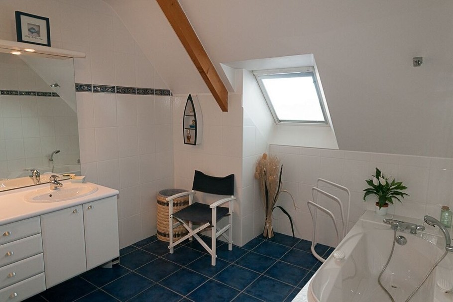 Salle de bain à l'étage