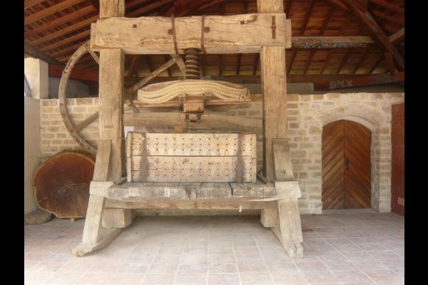 Ancien Pressoir .