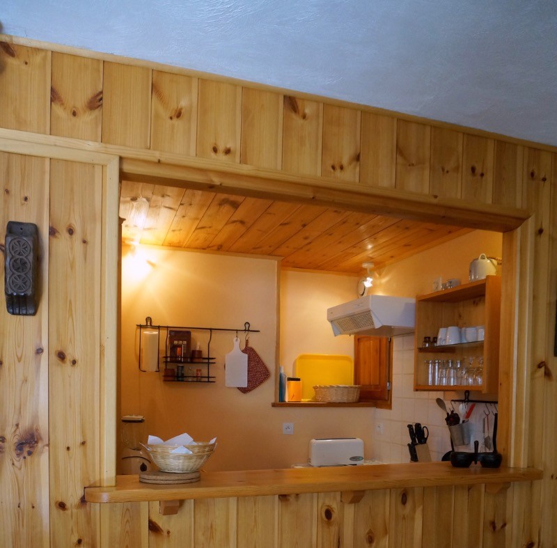 Bar entre la cuisine et le séjour