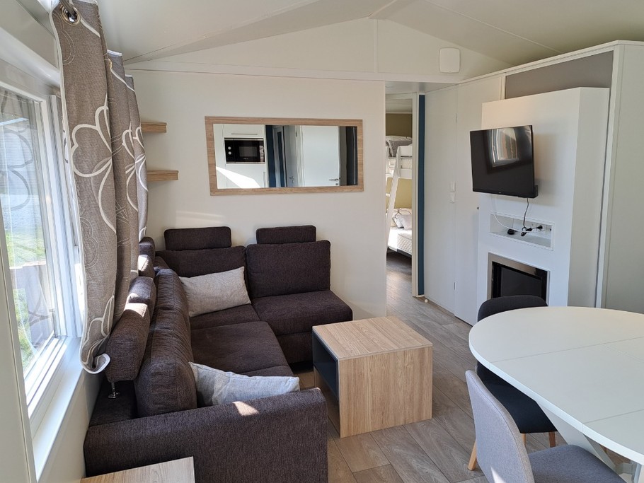 Mobil-homes confortables pour être au plus proche de la nature. Le camping Le Val de Landrouët est situé au centre de la Bretagne, à Merdrignac dans les Côtes d’Armor proche de Brocéliande