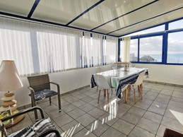 Veranda living room with sea view