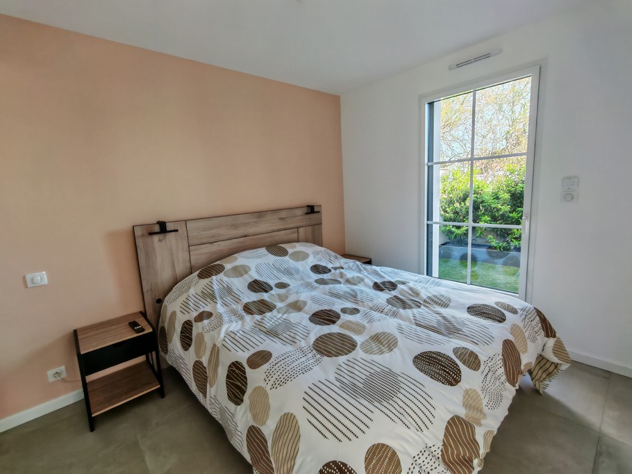 Bedroom with 160 cm bed - Left-hand night section