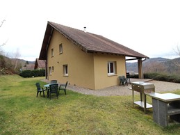 Gîte Le Sapin, close to lakes and walks, for 4-8 people
