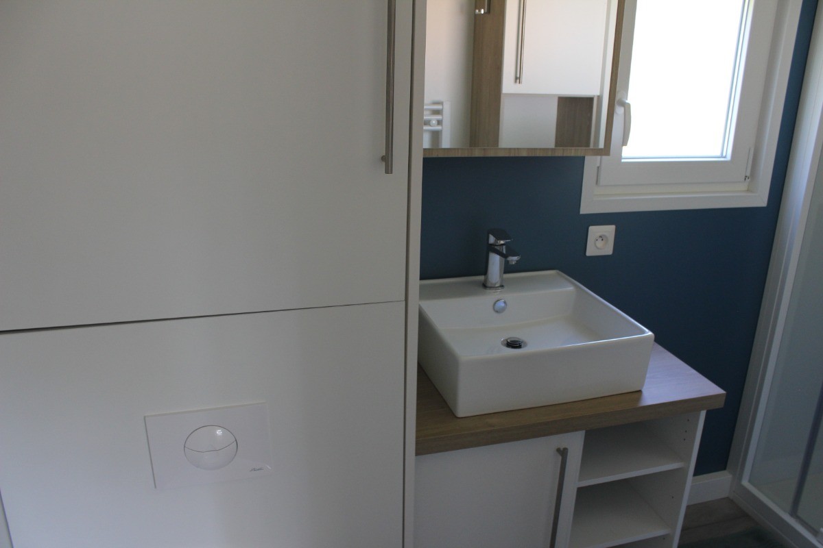 – 2 salles d’eau avec WC