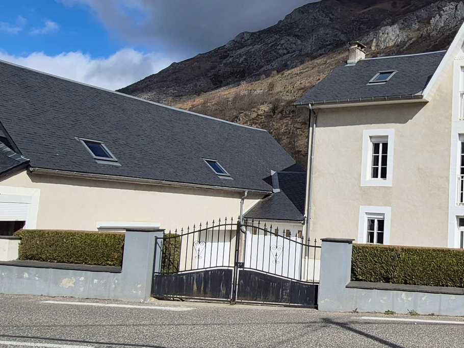 Front of the 2 gîtes
