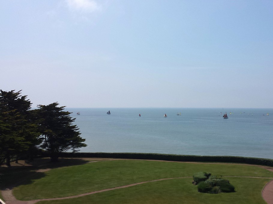 Parc et vue mer