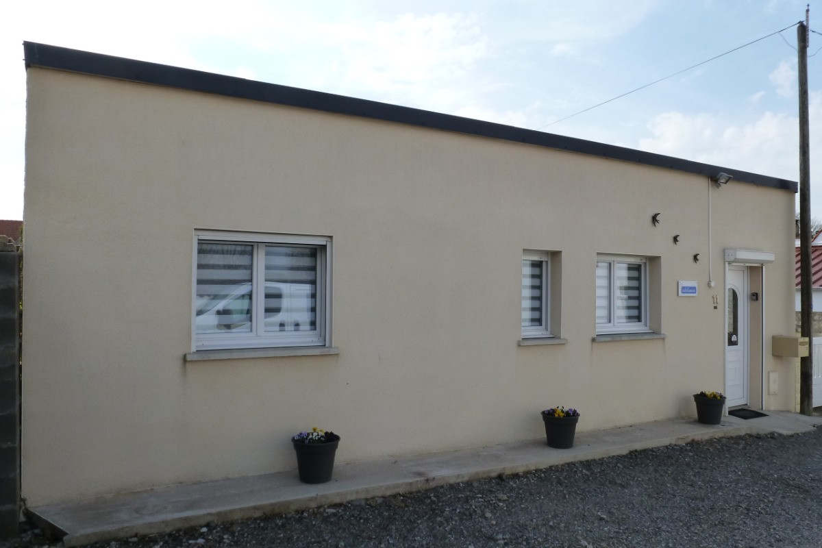 Façade du "Gîte Les Hirondelles"