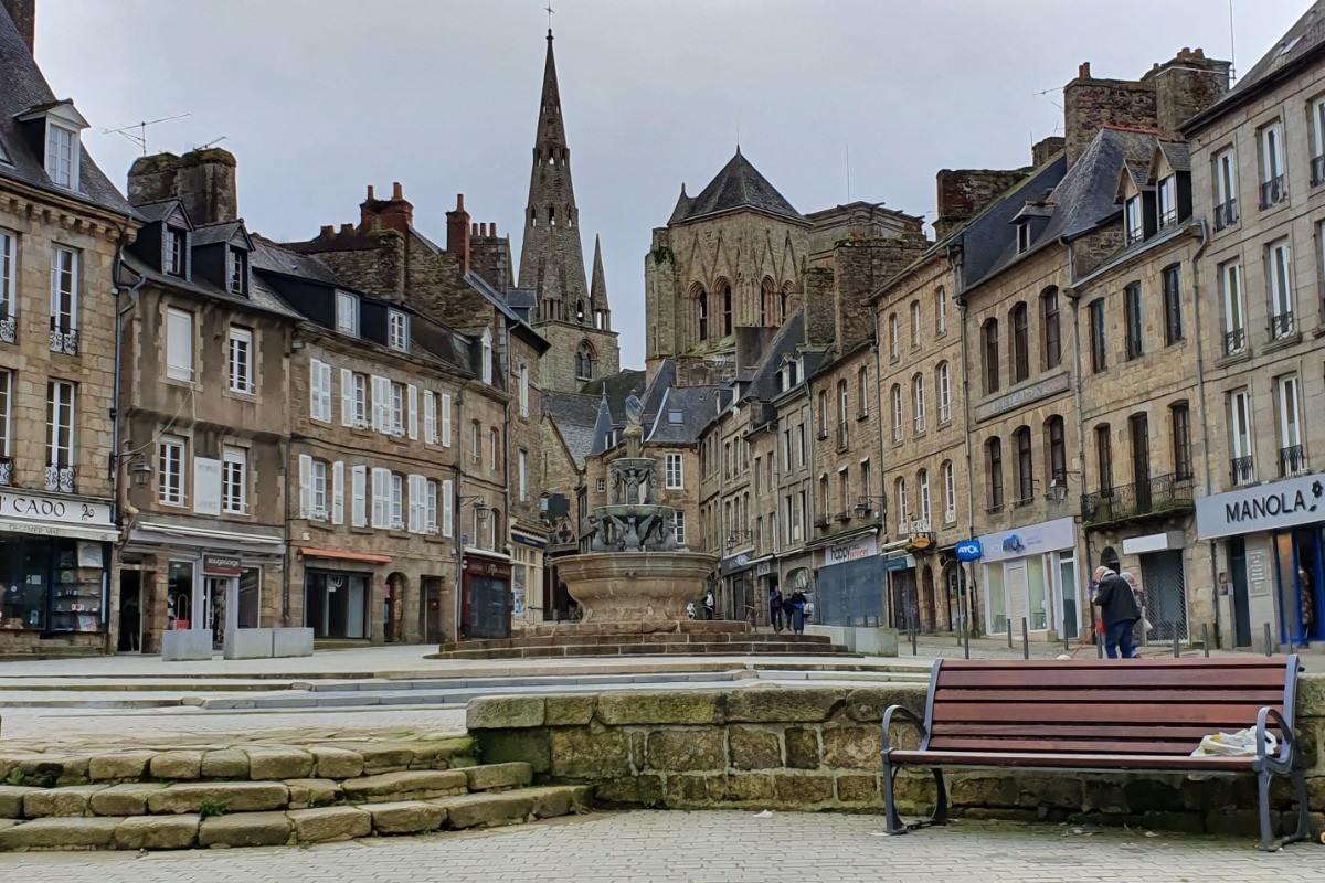 Guingamp place du centre