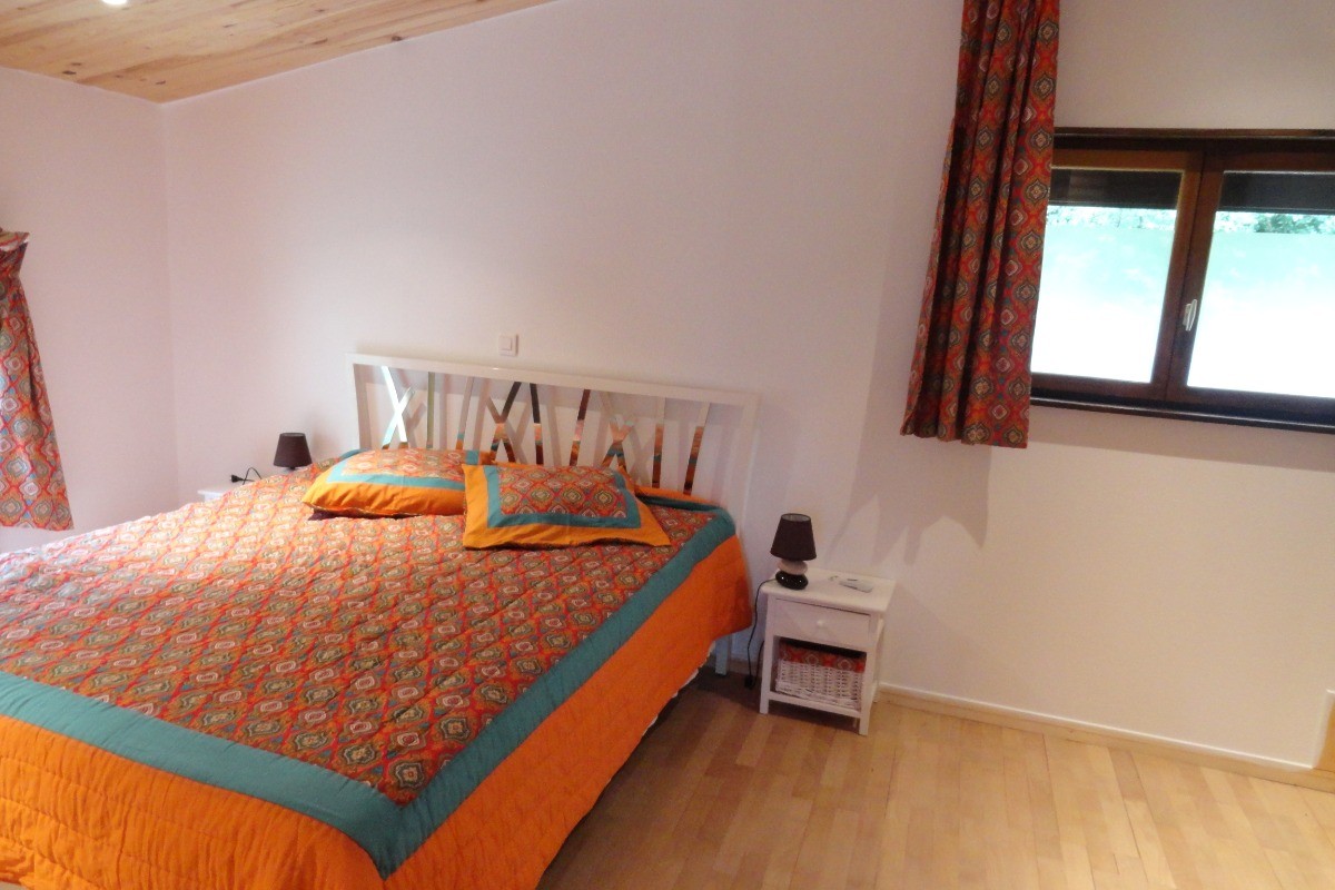 Gîte du Haut Bussières - Chambre orange