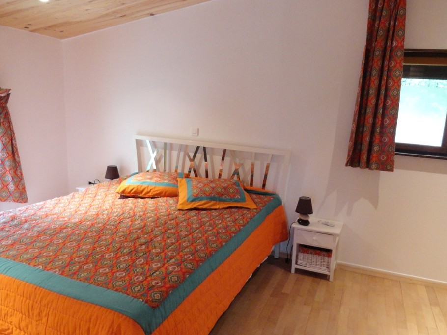 Gîte du Haut Bussières - Chambre orange