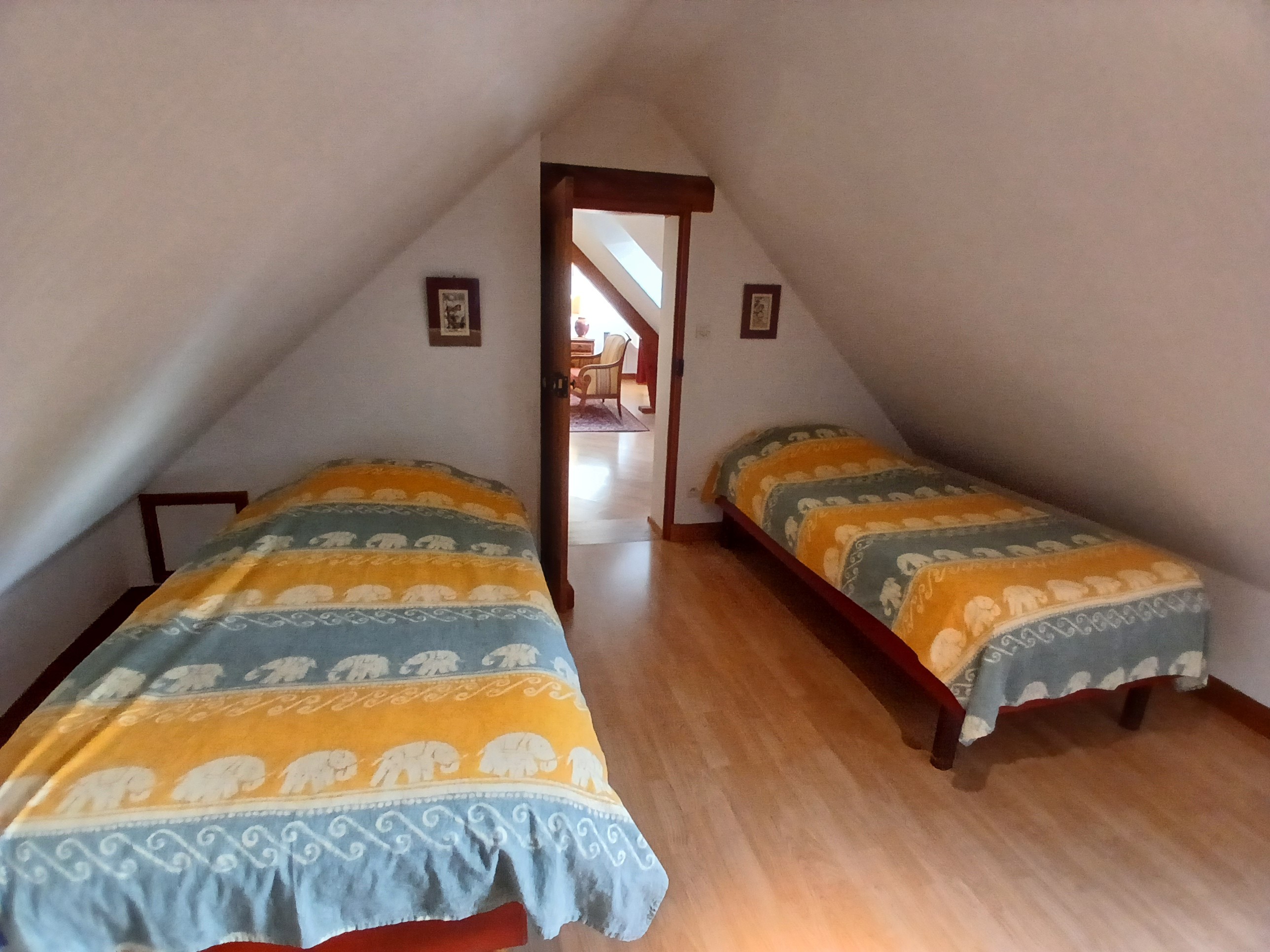 CHAMBRE ENFANTS ATTENANTE
