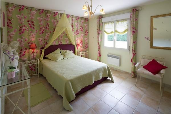 Gîte des Chaussades Villa avec piscine et tennis privés à Gouzon en Creuse