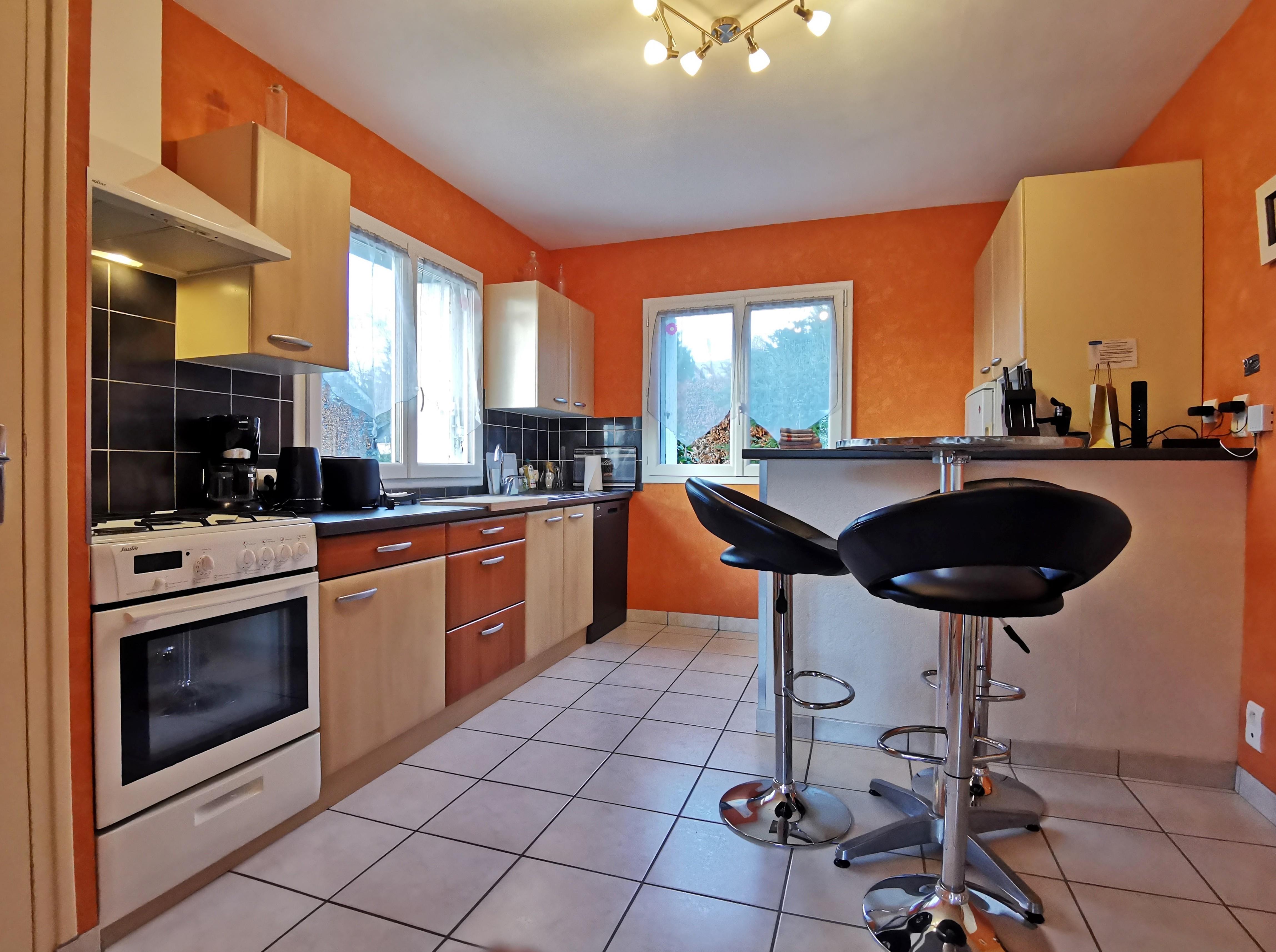Fully equipped kitchen