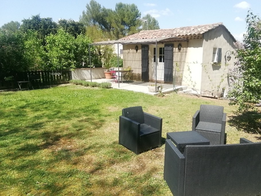 Le Mazet et sa terrasse côté sud