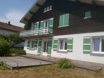 Arrière du chalet vu de l'appartement au 1er étage - Au coteau des Xettes