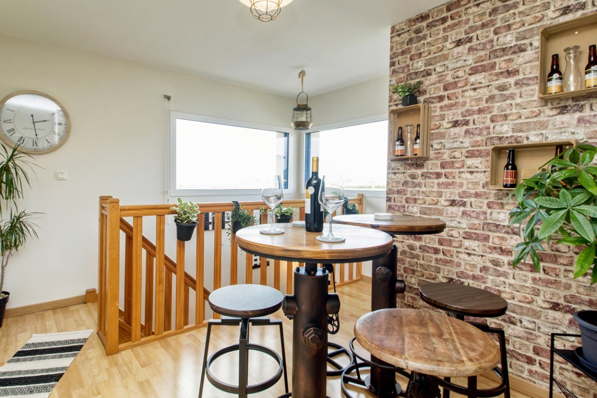 Bar à l'étage vue mer.